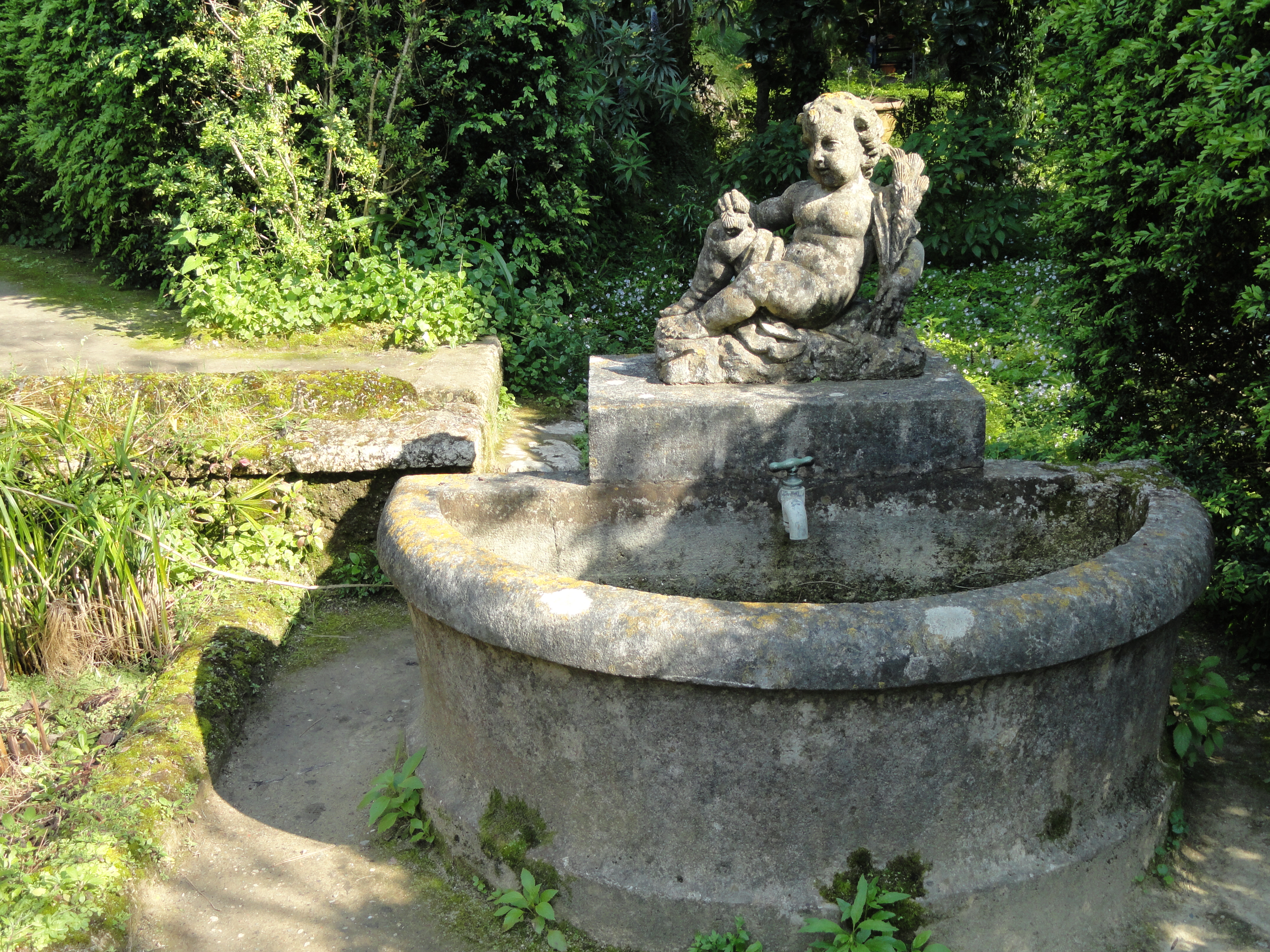Serre de la Madone is one of Menton’s garden landscapes, created by Lawrence Johnston between 1924 and 1939. Photo: Daderot, Wikimedia Commons, Public domain