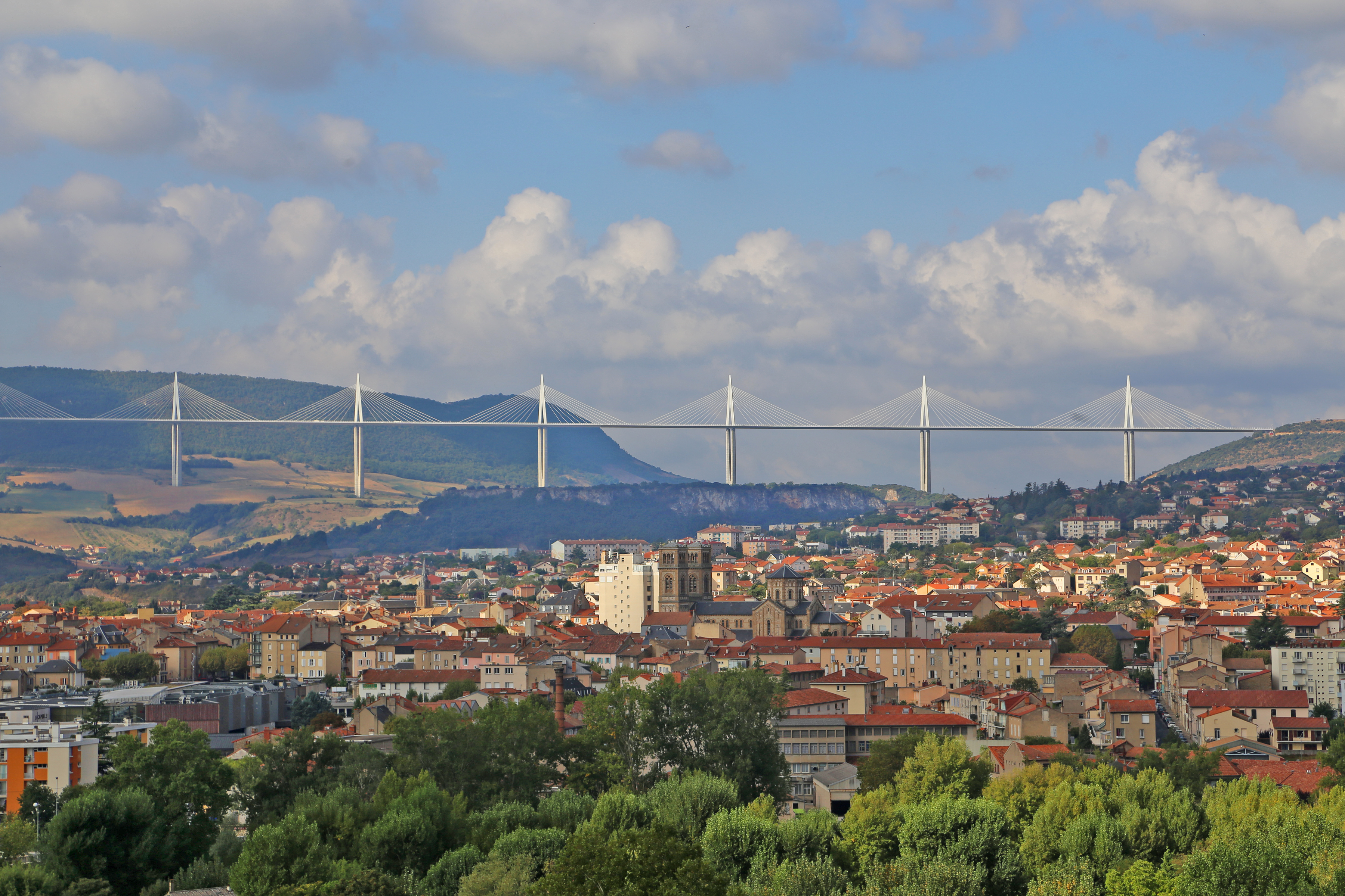 Millau Viaduct, Aveyron. Photo: W. Bulach, Wikimedia Commons, CC BY-SA 4.0.