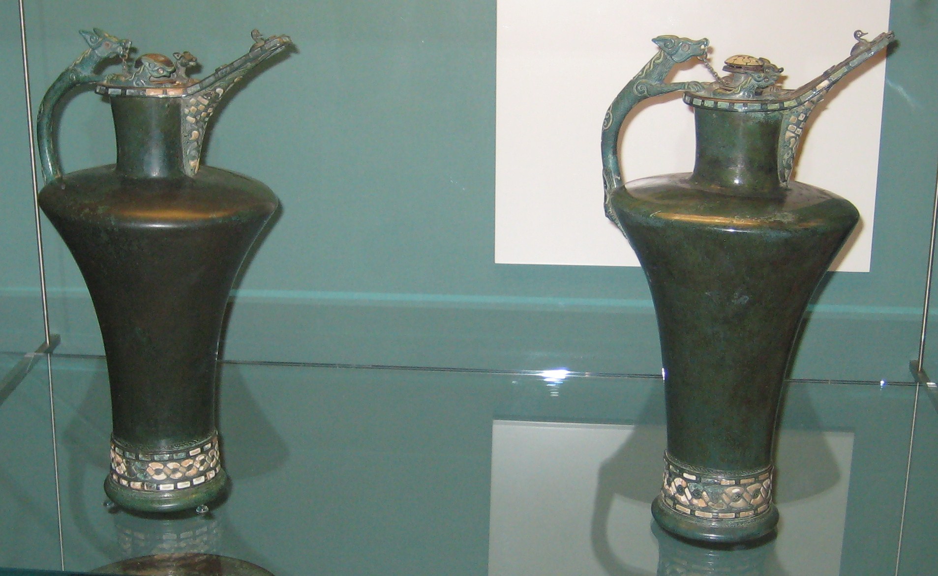 Laténské konvice z Basse-Yutz v Britském muzeu pomáhají představit si prestižní nádoby, které zviditelňovaly elitní hostiny v keltské Evropě. Foto: British Museum / Wikimedia Commons, CC0