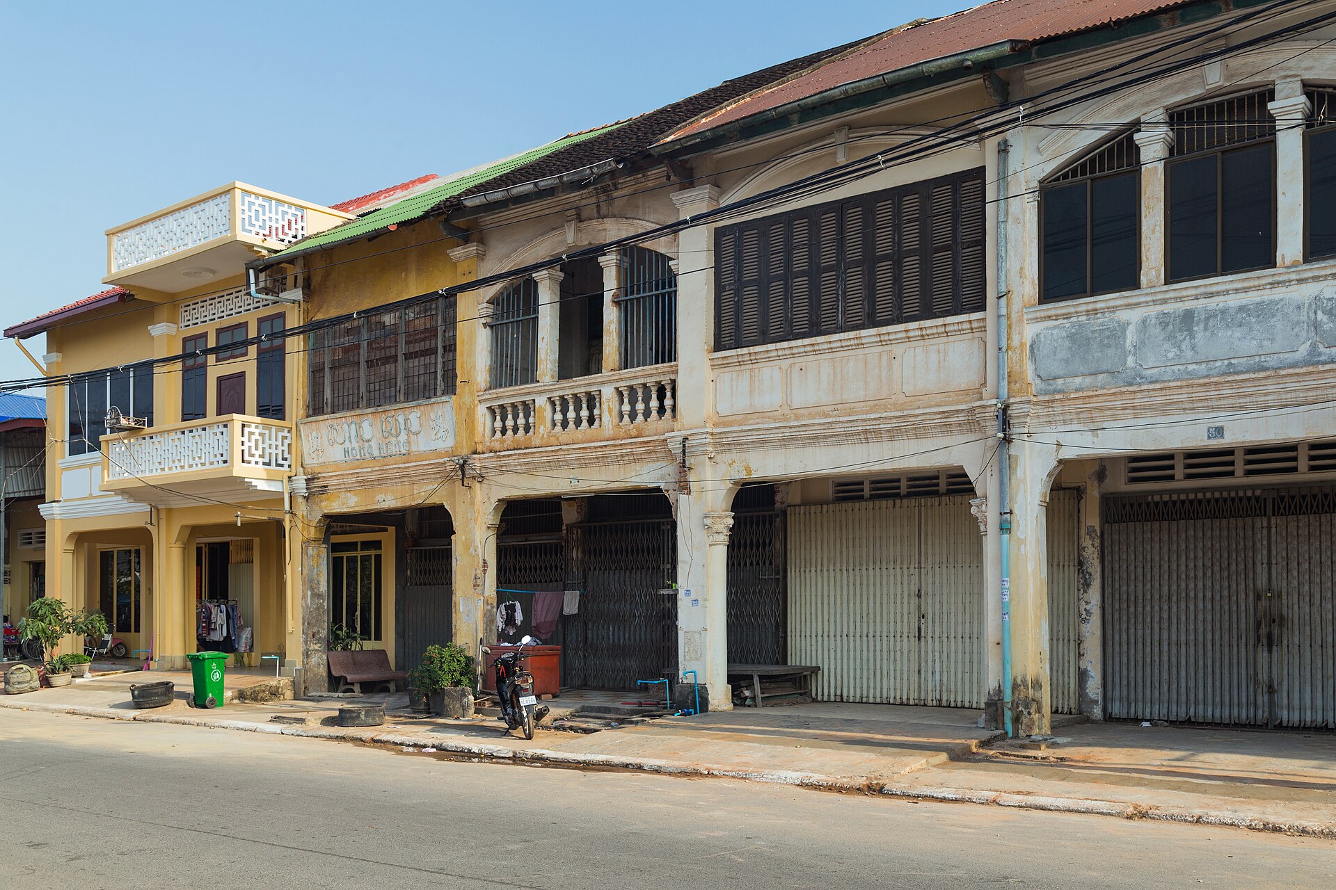 Pepřové farmy vysvětlují, proč je Kampot chráněné potravinářské jméno, ne jen cestovatelská nálada. Kredit: Jakub Hałun, Wikimedia Commons, CC BY-SA 4.0
