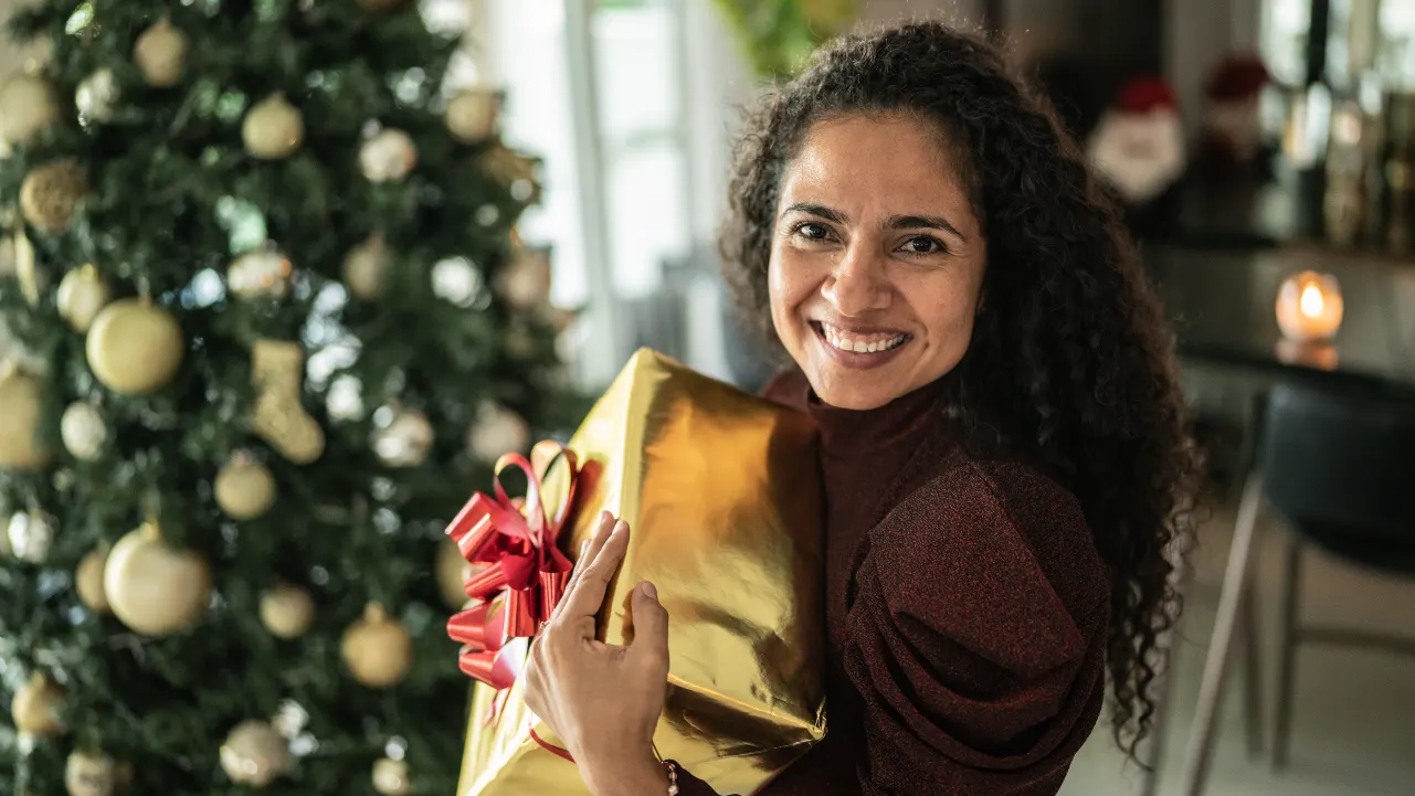 SOC_Reasons why you-re overspending during the holidays_V1-R1_1280x720_04.png