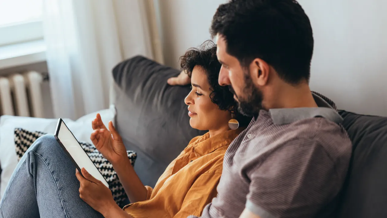 SOC_Money conversations every couple should have before getting married_V1-R1_1280x720_05.jpg