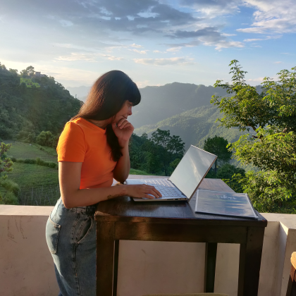 how to make the switch from full-time to freelance, and work from anywhere