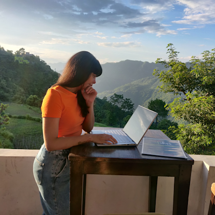 how to make the switch from full-time to freelance, and work from anywhere