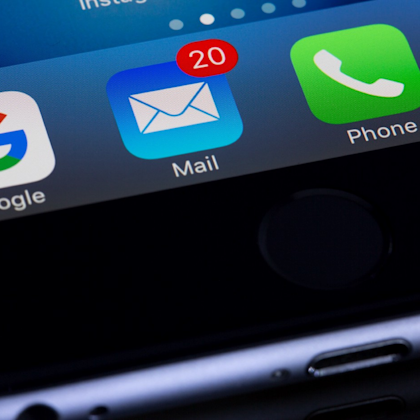 Apple iPhone apps and home screen