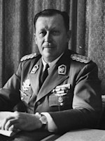 Frank Scherschel, CC BY-SA 4.0 <https://creativecommons.org/licenses/by-sa/4.0>, via Wikimedia Commons Alfredo Stroessner