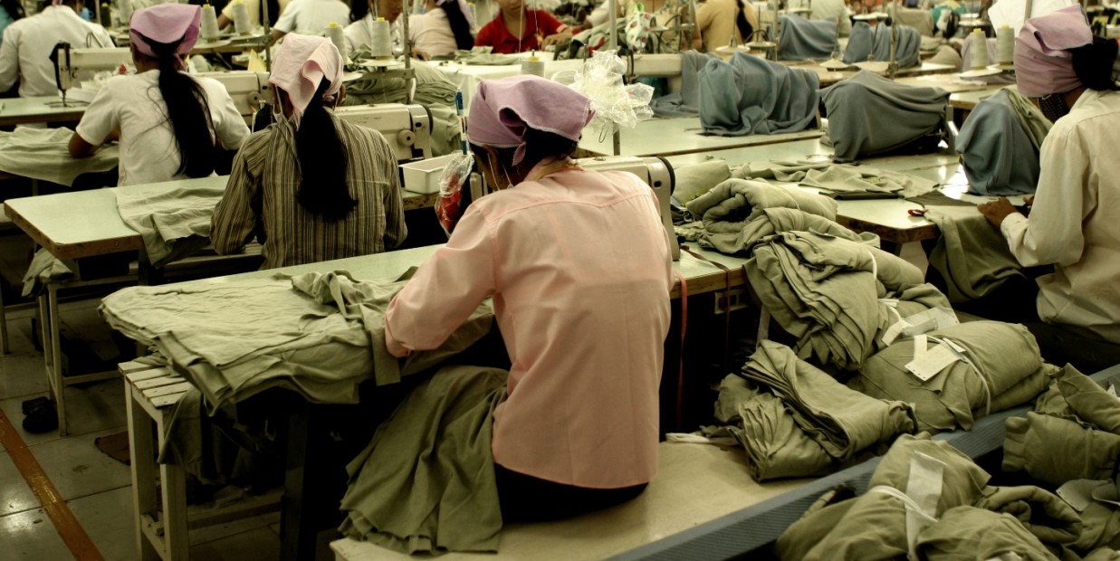 Qu’est-ce que les sweatshops ? – Bloom Clothing