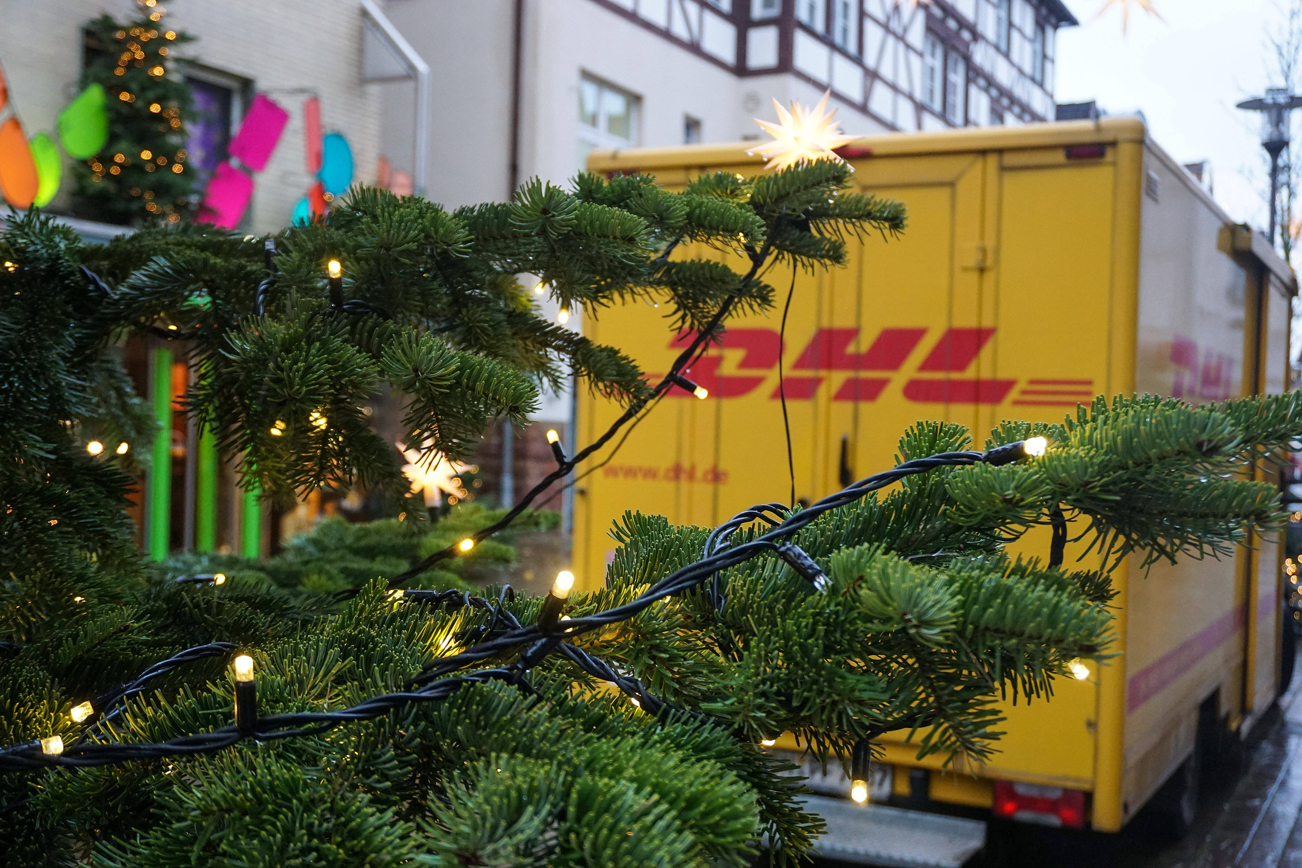 DHL In Köln: Die Letzten Fristen Für Eure Weihnachtspost | So Köln