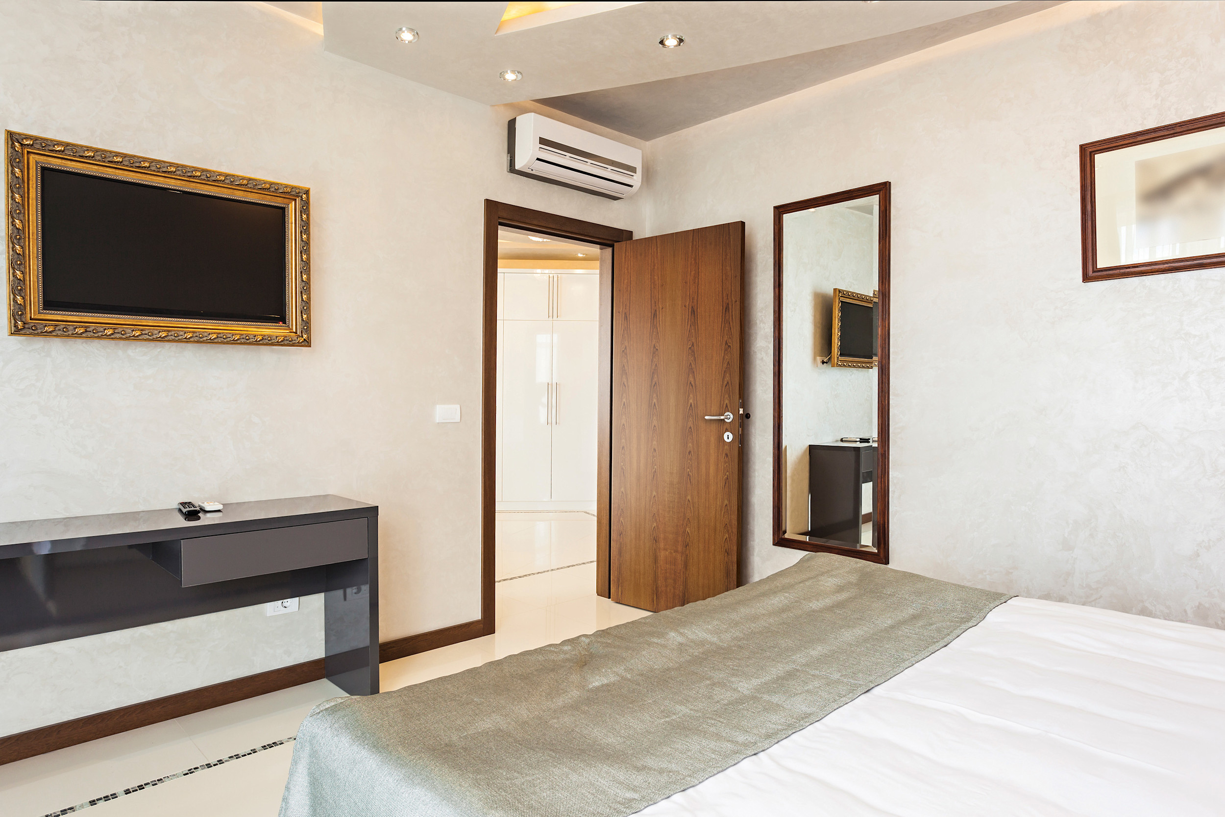 Hotel room interior with Forte Door