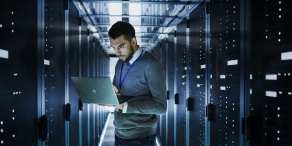 Step up your digital transformation game with VMware training courses on virtualisation and cloud computing - Blog Image