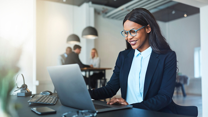 DDLS - Blog Image 1920 x 1080 - Unlocking the potential of women in business with scholarships to the Women Rising Professional Development Program -Banner