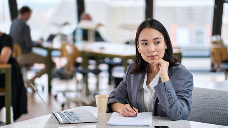 LFY Work Blog Image - Questions to ask when enrolling in an Artificial Intelligence Course - PH