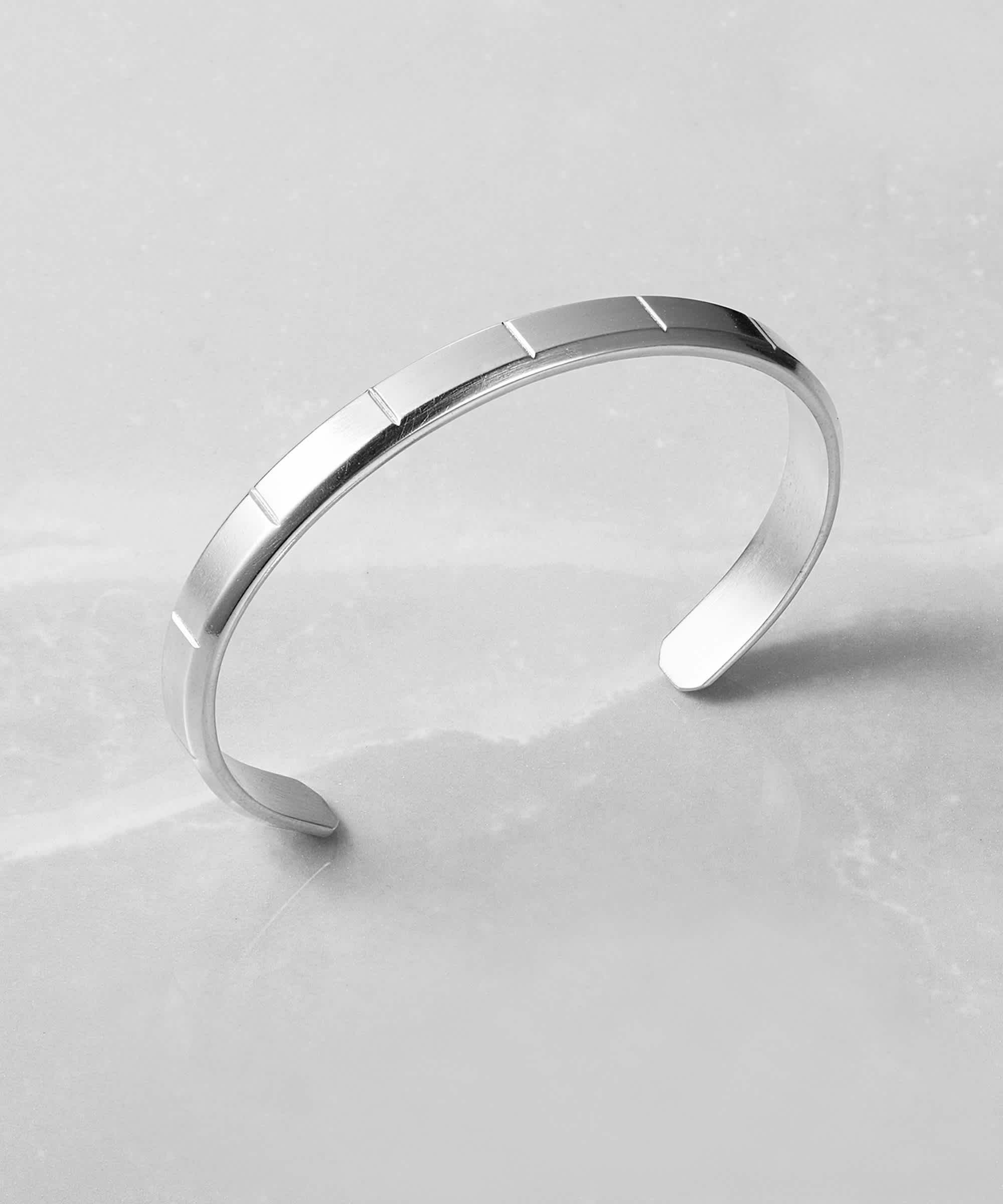 Modern Design - Wilshire Cuff Silver