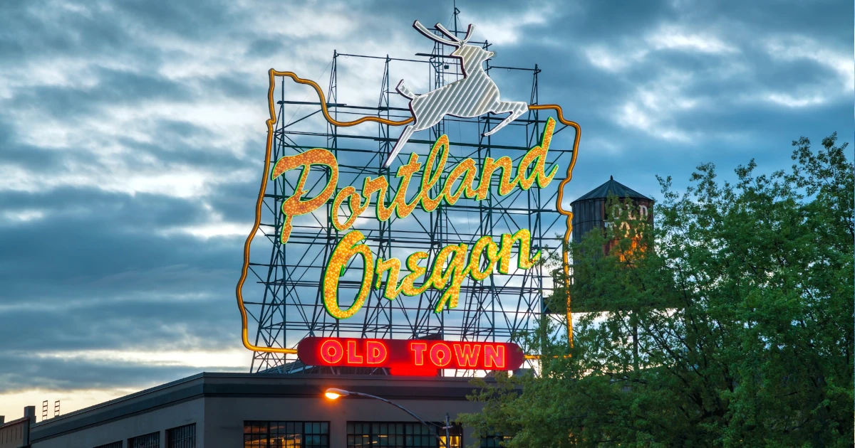 Sign welcoming people into Portland, Oregon
