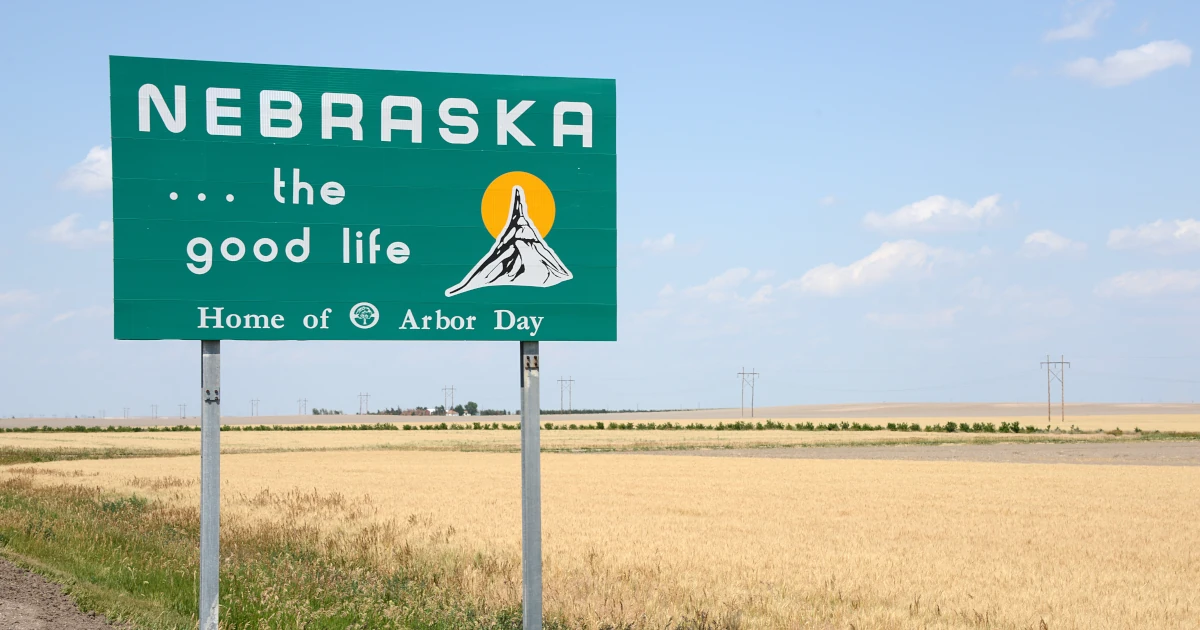 A state welcome sign in Nebraska | Swyft Filings