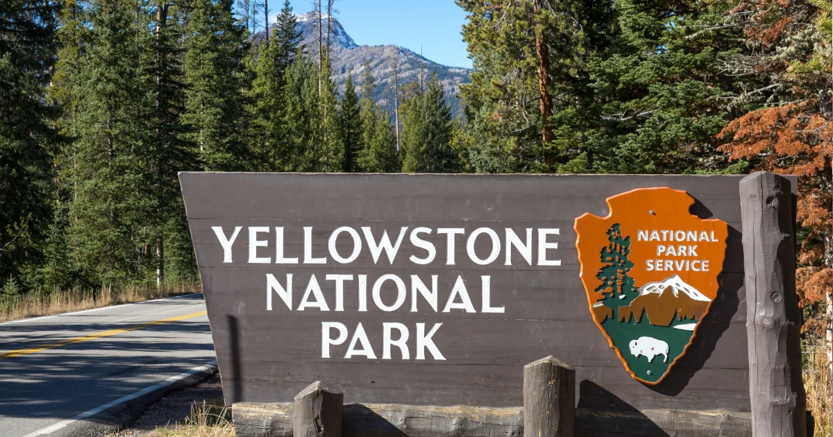 Sign welcoming people into the Yellowstone National Park in Wyoming
