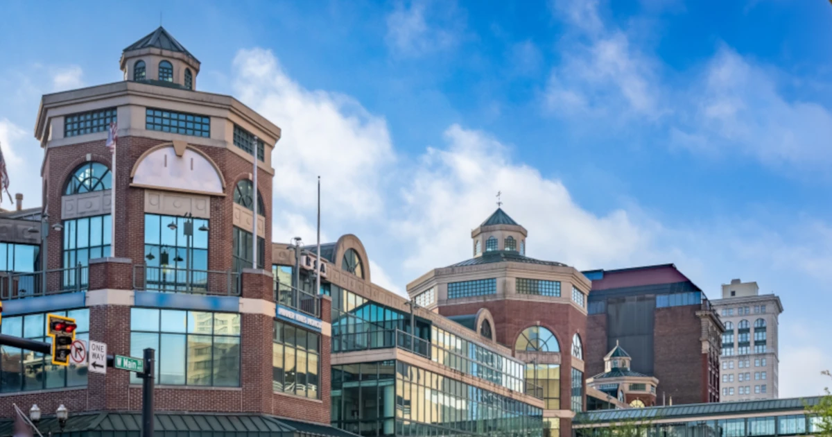 Buildings on a street in Lexington, Kentucky | Swyft Filings