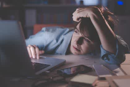 Identifying and Overcoming Work Addiction to Achieve WFH Work-Life Balance