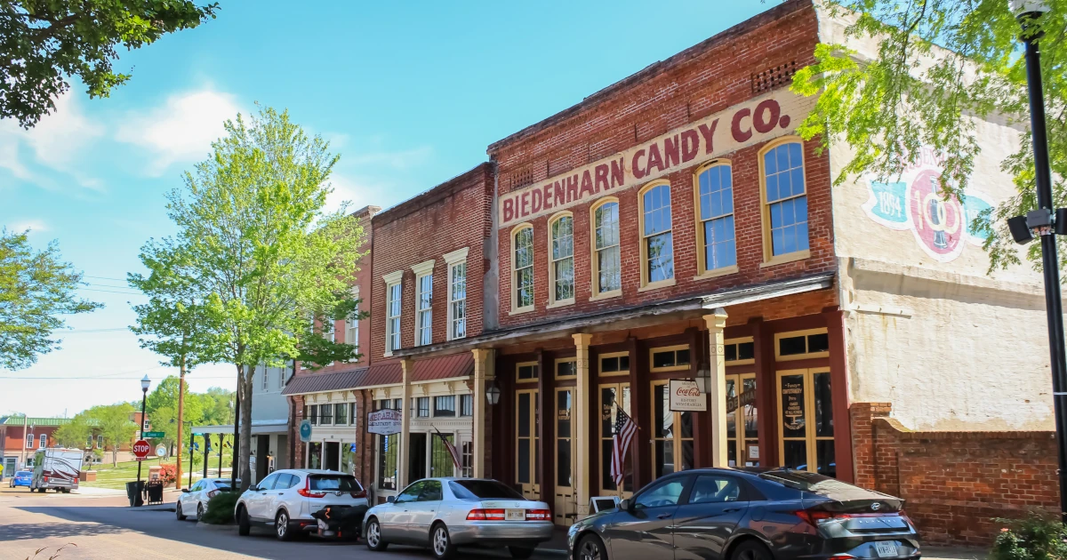 An old building downtown on a sunny day in Mississippi