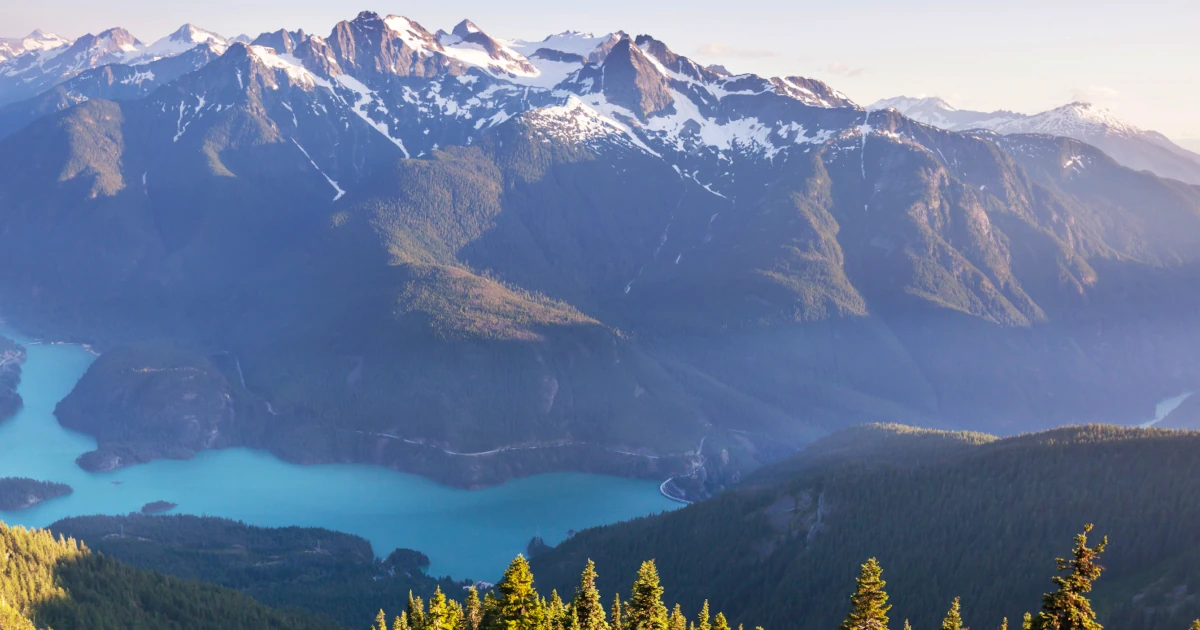 Mountain with lake in Washington | Swyft Filings