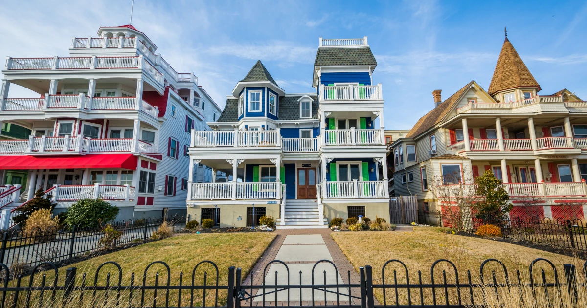 Colorful houses on the coast of Cape May, New Jersey | Swyft Filings