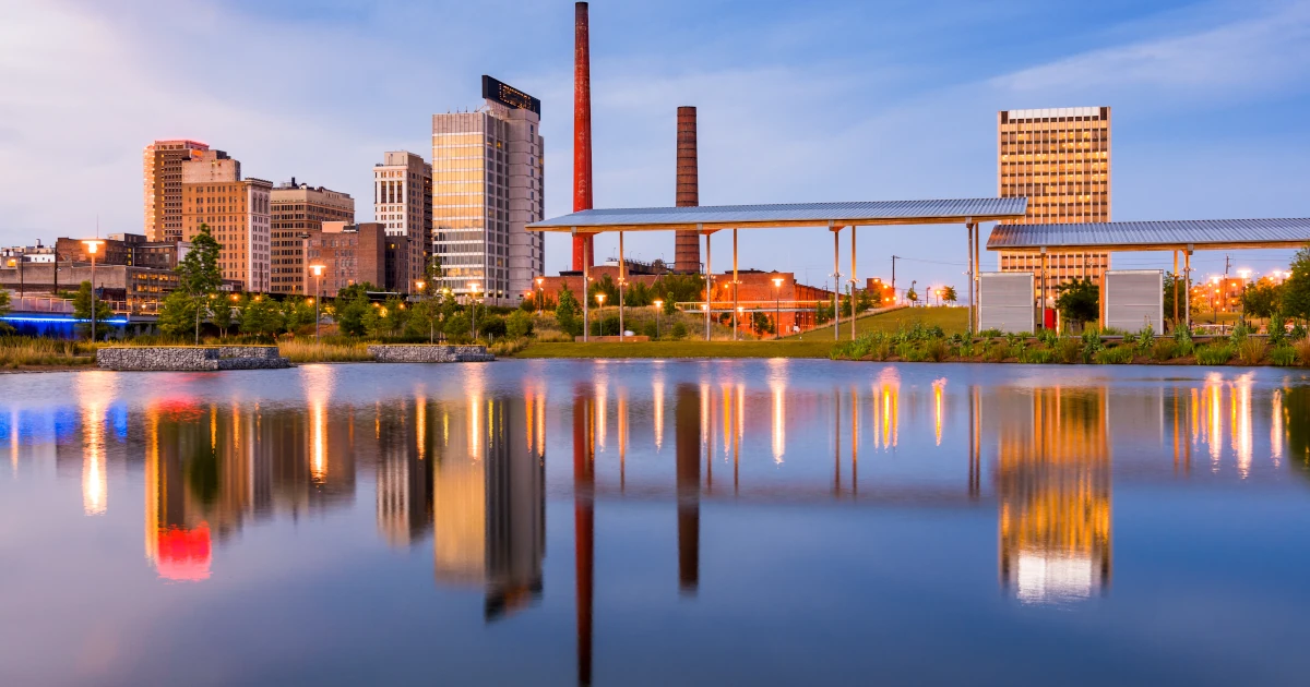 Birmingham, Alabama, USA city skyline