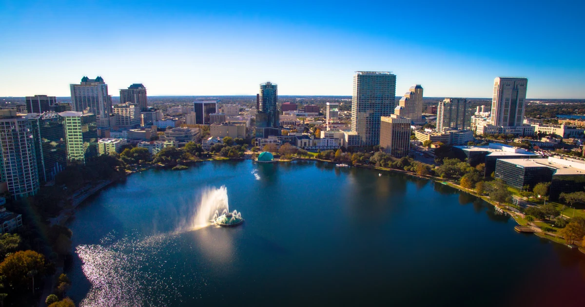 Picture of Lake Eola in Orlando Florida