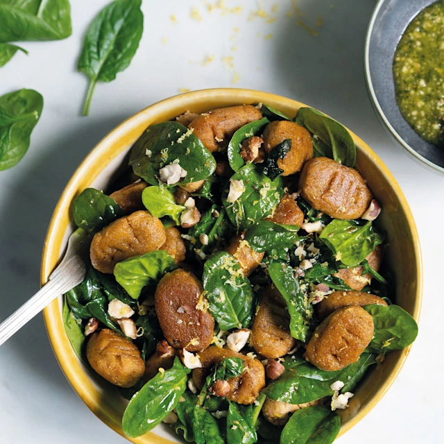 gnocchis à la patate douce et pousses d'épinards