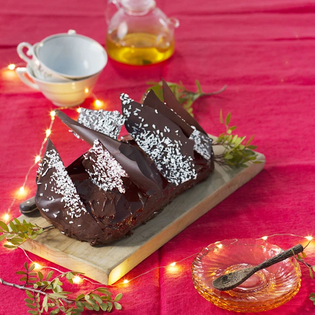 Bûche vegan au chocolat et à la mangue