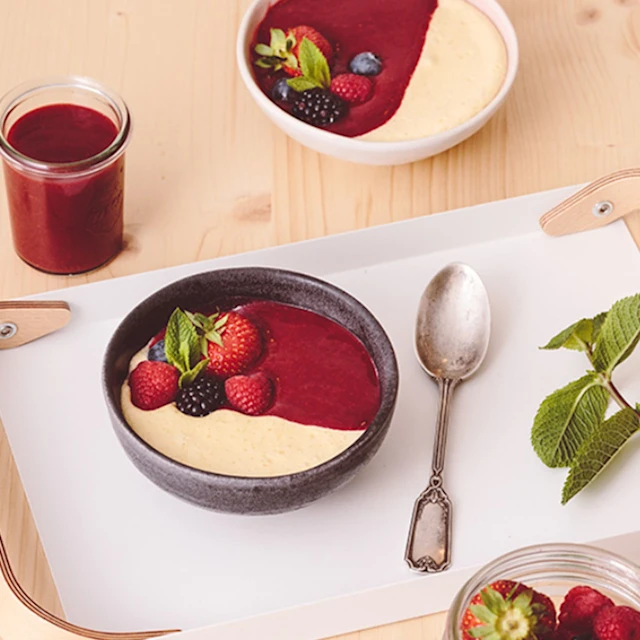 mousse au chocolat blanc et fruits rouges