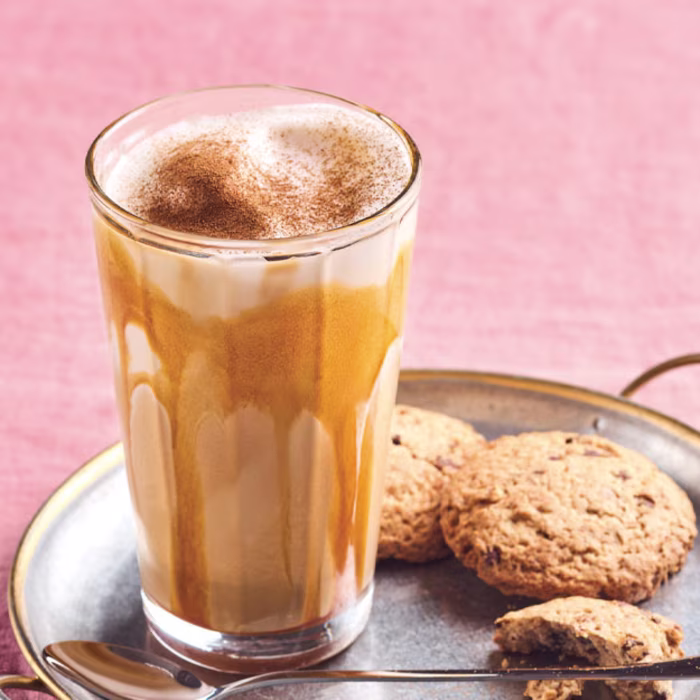 Thé façon latte au caramel