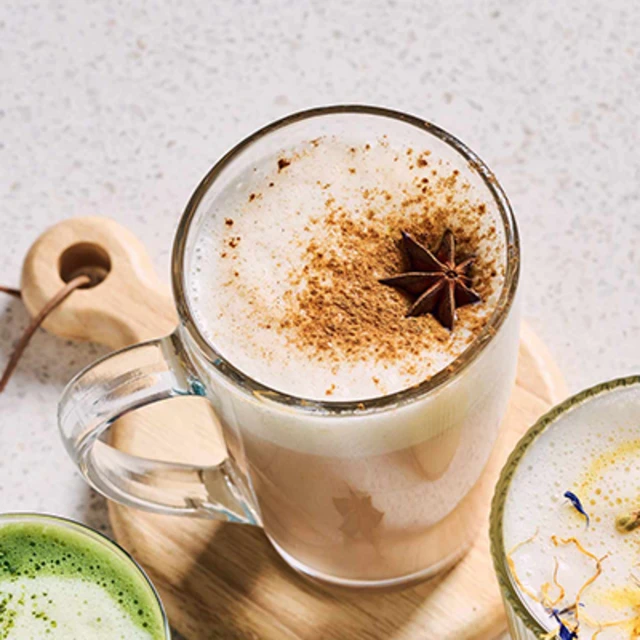 Chaï Latte Express dans un grand verre