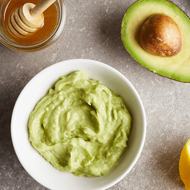 Masque visage nourrissant à l'avocat