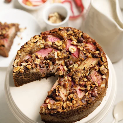 Gâteau rhubarbe noisettes