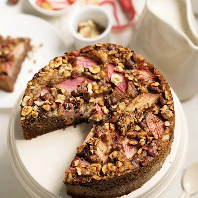 Gâteau rhubarbe noisettes