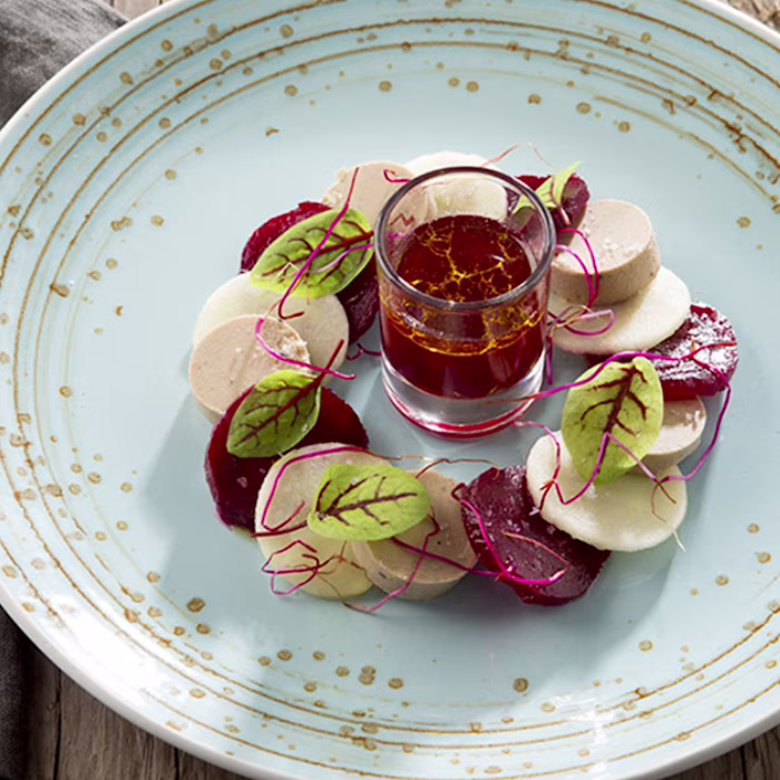 Carpaccio de Pomme, Betterave Rouge et Faux Gras