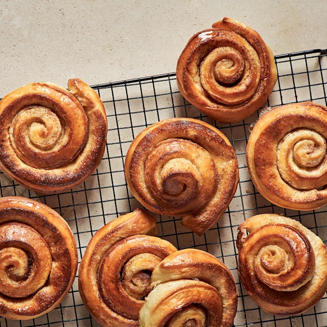 Cinnamon rolls