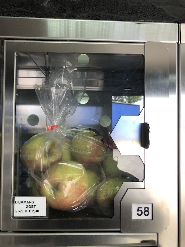 dijkmans-zoet-appel-van-kat-angelino