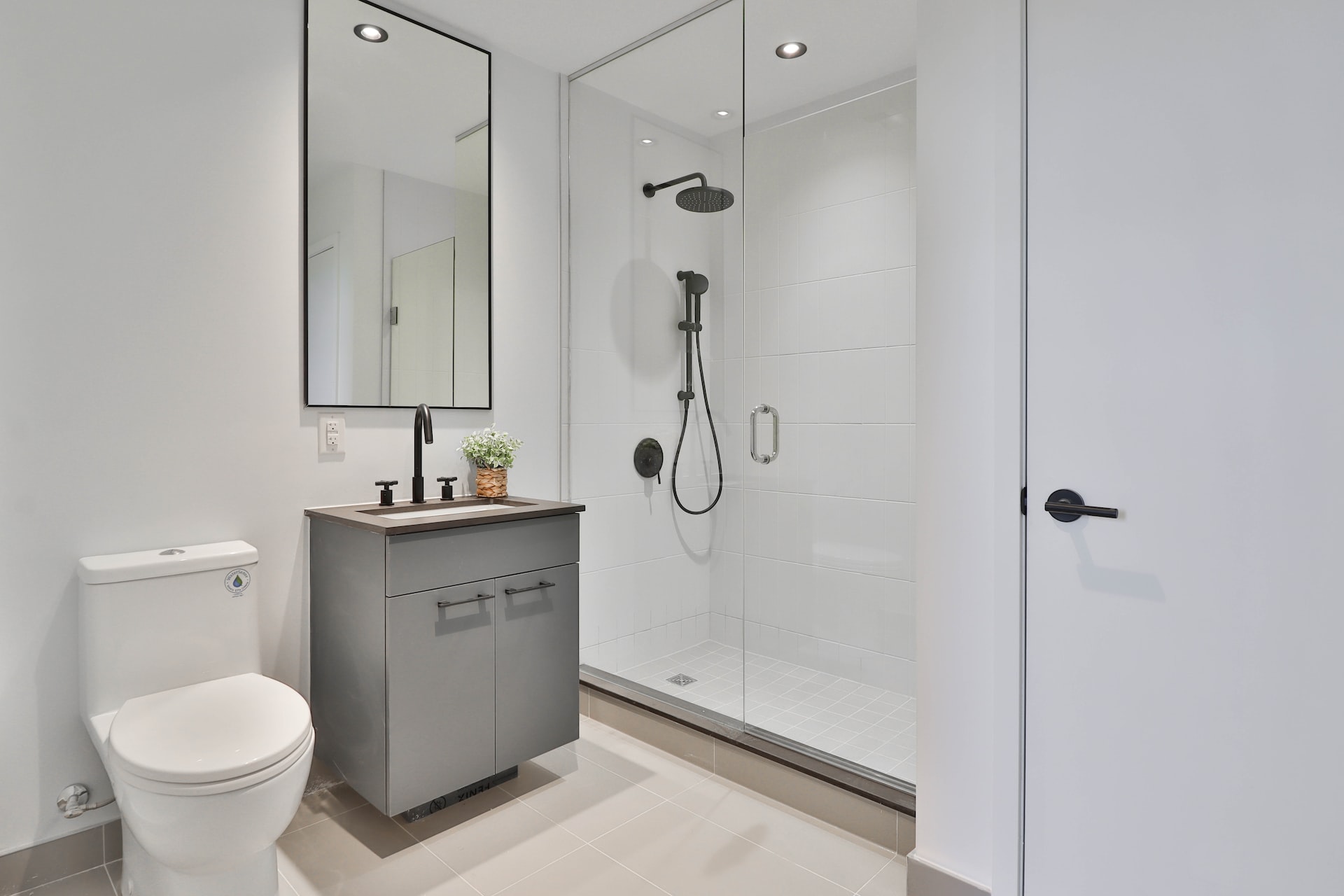 Bathroom Revamp: Embrace 2023's Hottest Styles