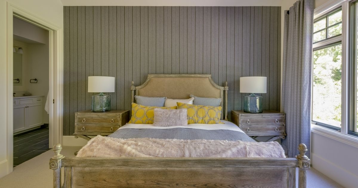 Bedroom with green accent wall