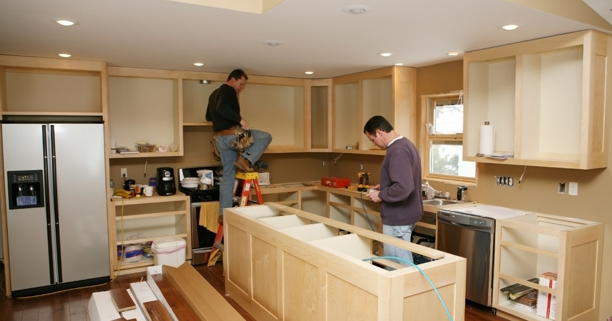 How Kitchen Remodeling Contractors Cut Costs on Renovations