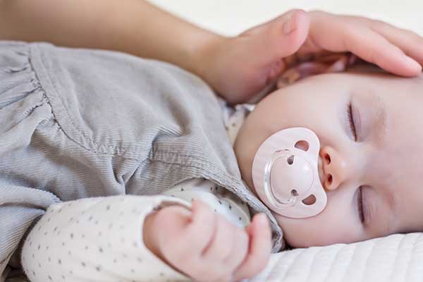 Como fazer o bebe dormir de barriga pra cima O Que Posso Fazer Se Ponho O Meu Filho De 5 Meses A Dormir De Barriga Para Cima E Ele Da A Volta Par