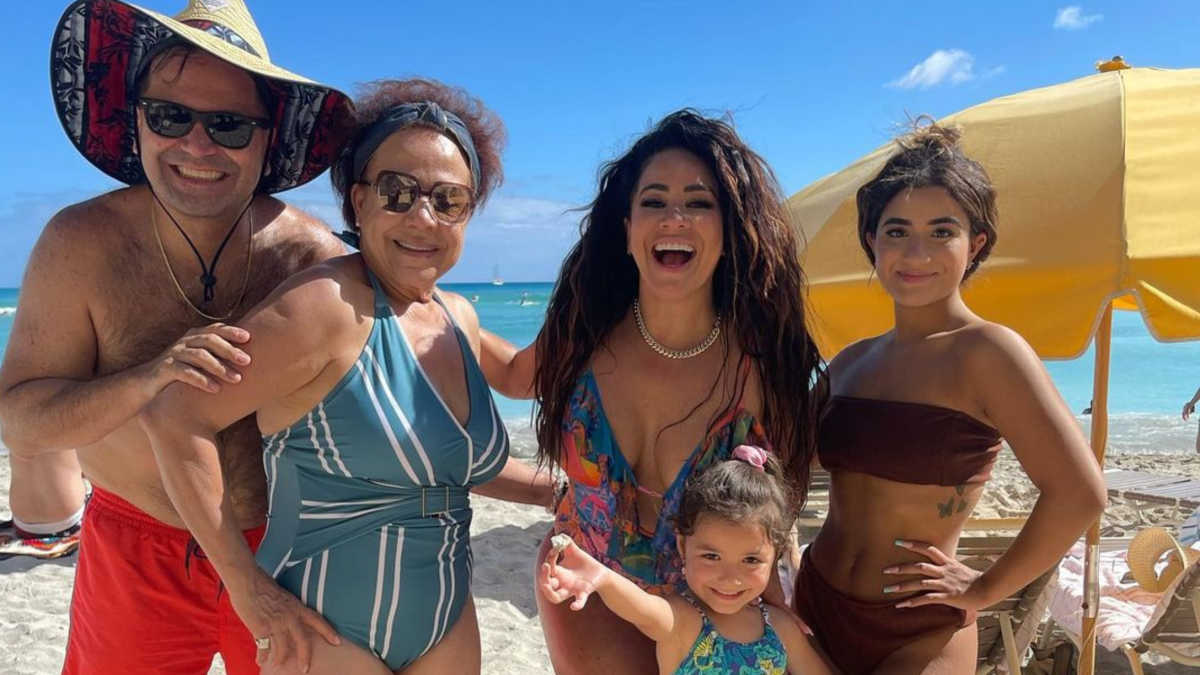 Las lujosas y divertidas vacaciones de Carolina Sandoval y su familia en  Hawái