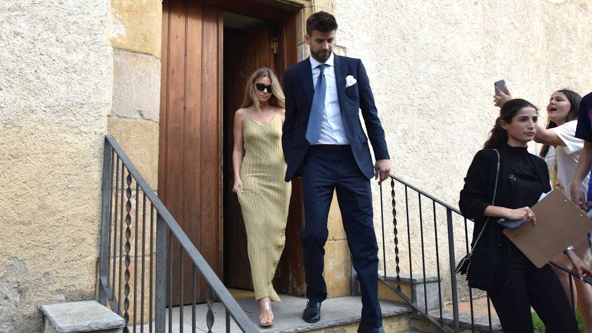 Clara Chía y Piqué roban las miradas en la boda de su hermano—así los captaron | MamasLatinas.com
