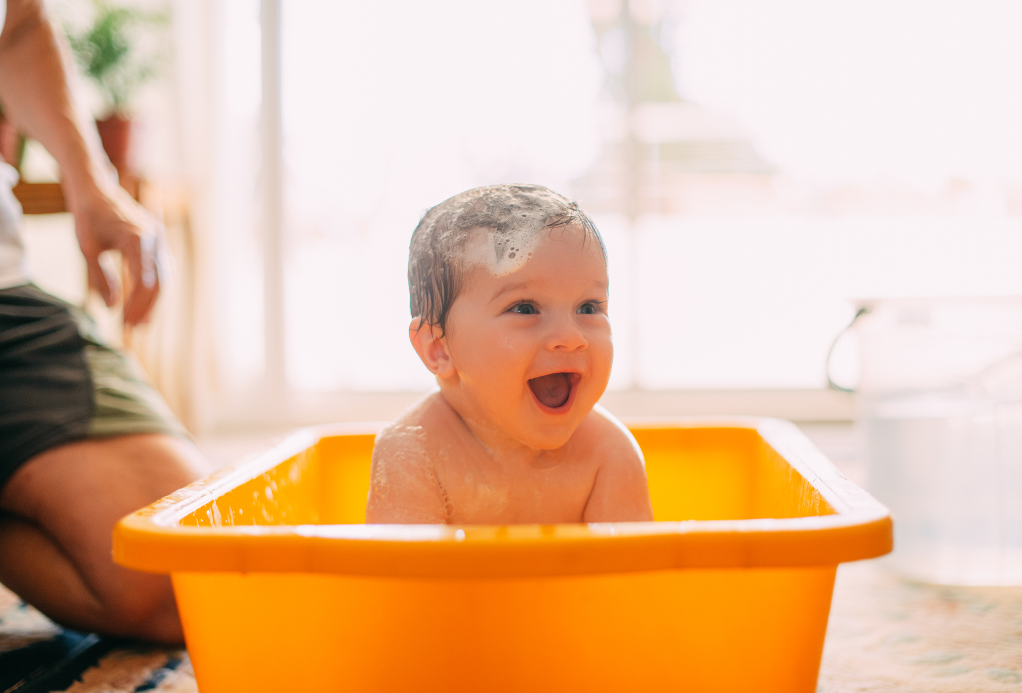 Consejos para establecer una rutina de baño relajante en el bebé