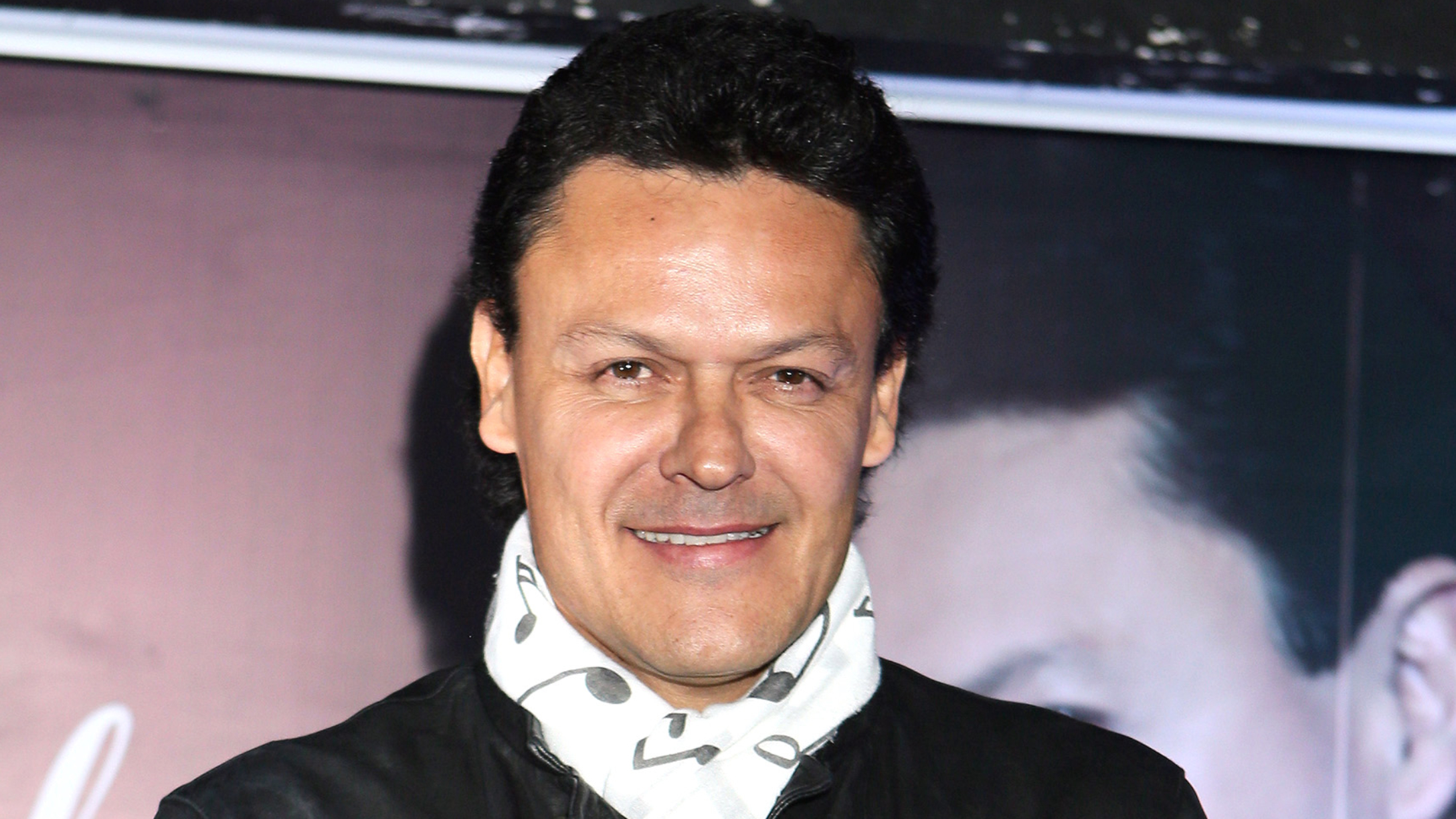 Acusan a Pedro Fernández de operarse el rostro y lo comparan con Alfredo  Palacios | MamasLatinas.com