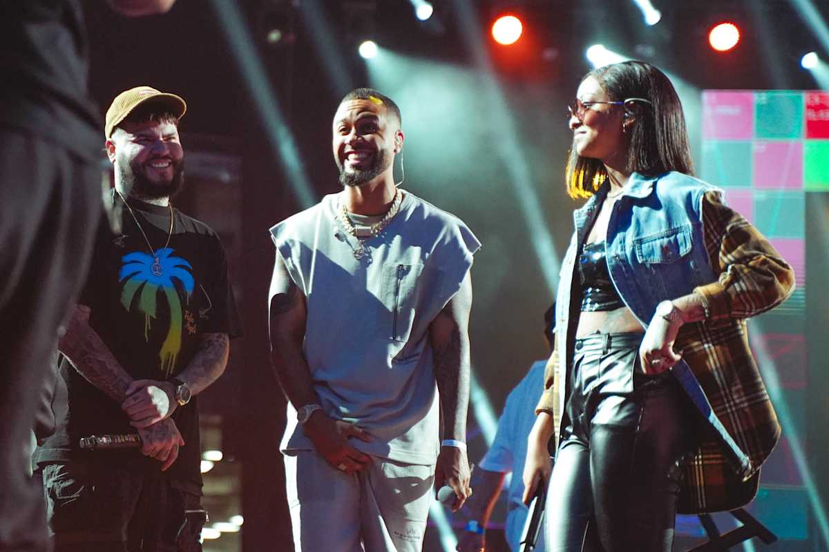 dj adoni, farruko