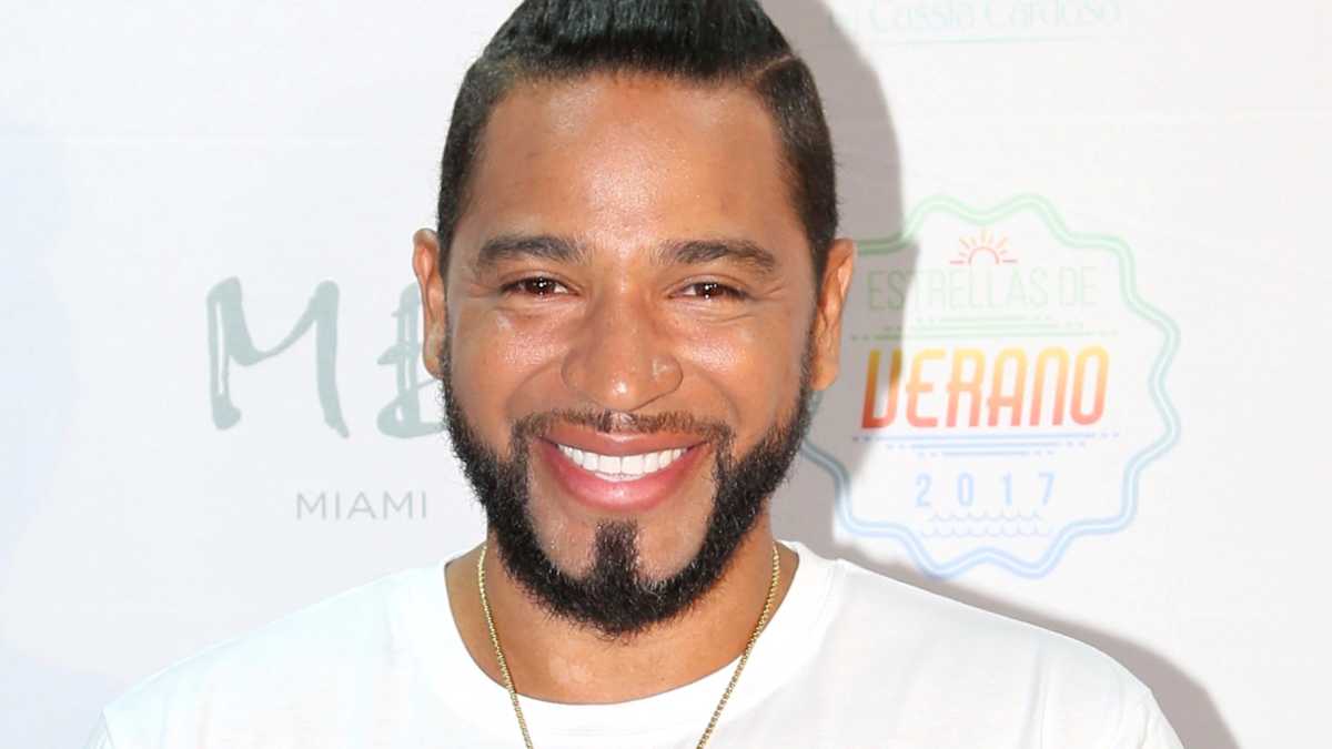 Henry Santos nos revela por qué Romeo Santos no está en su nuevo disco