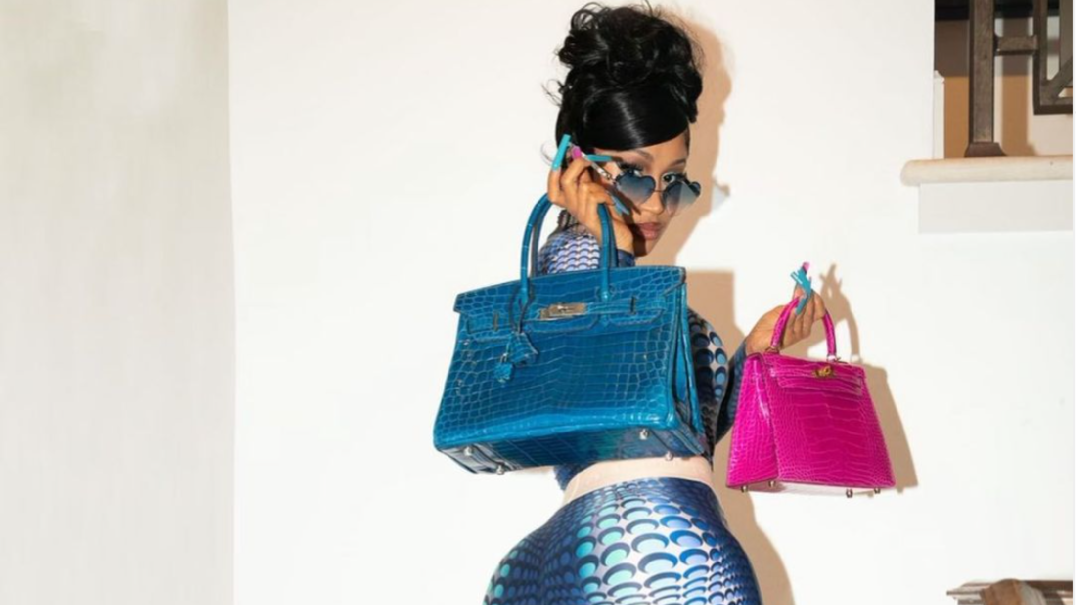 Cardi B shows off the luxury bags Offset gave on her birthday (photo)