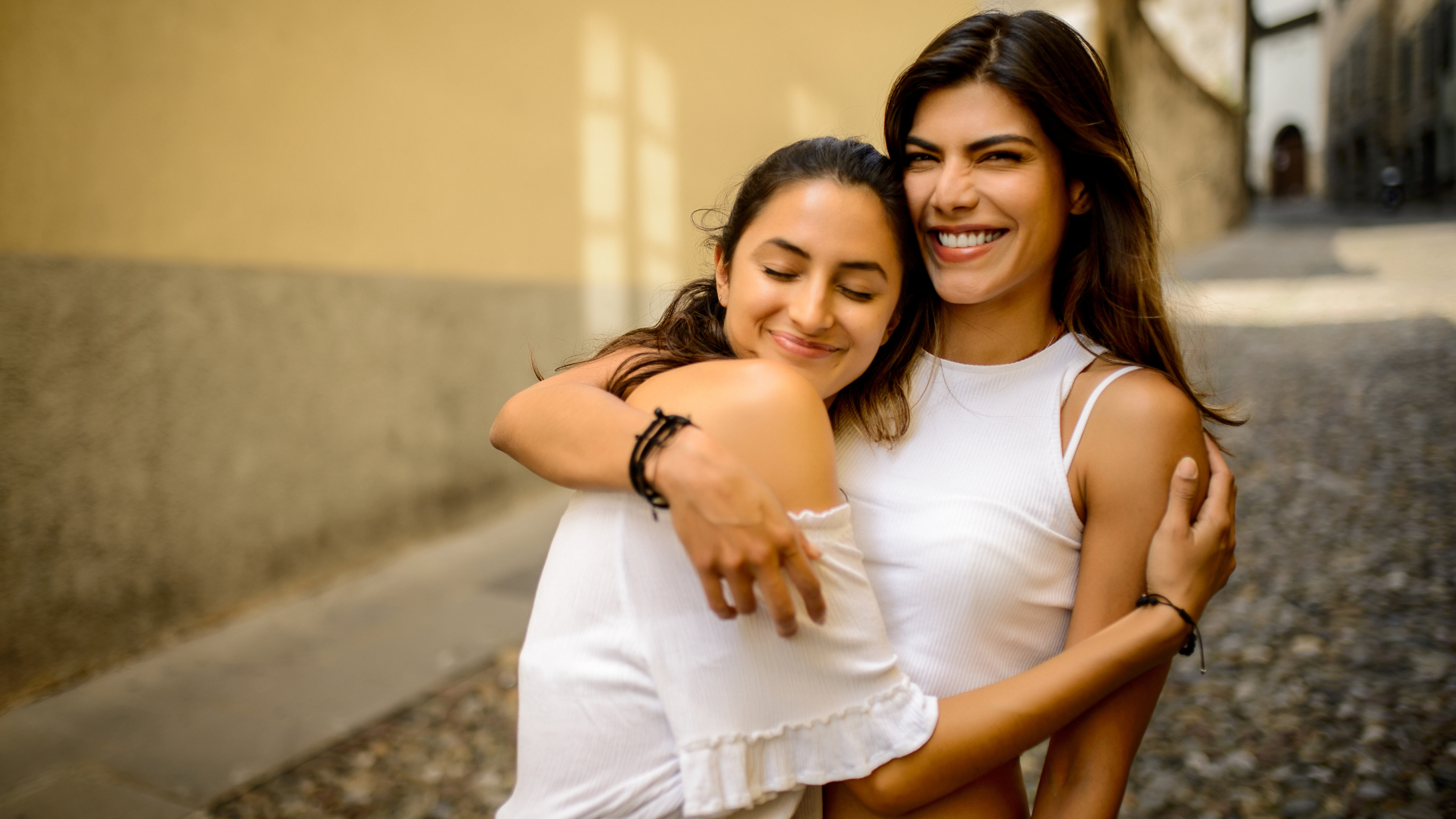 Por qué tu hermana mayor es la persona más importante de tu